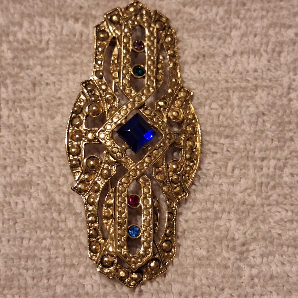 Vintage Gold Brooch with a Blue Gemstone Centerpiece. - Picture 5 of 8